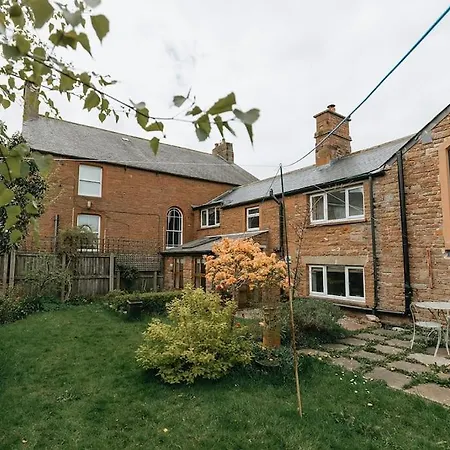 Elm House Barn - Converted One Bed Barn At The Gateway To The District National Park *