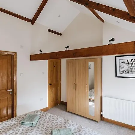 Elm House Barn - Converted One Bed Barn At The Gateway To The District National Park